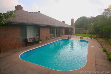 2616 Camelot Ct, Bartlesville, OK 74006 - photo 4