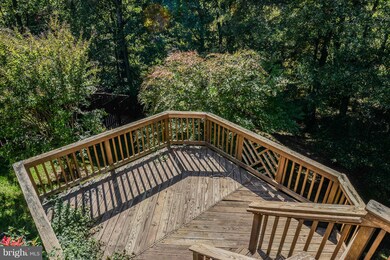 5601 Silk Tree Dr, Riverdale, MD 20737 - photo 5