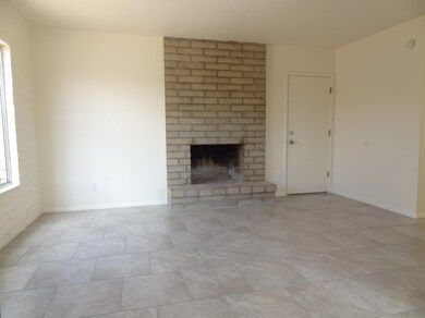 6_family_room