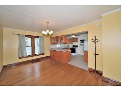 102 N Berteau Ave, Elmhurst, IL 60126 - photo 7