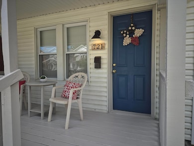 721 Front Porch