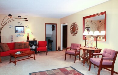 2510 Rownd St, Cedar Falls, IA 50613 - photo 6