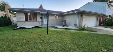 8330 Sunburst, Center Line, MI 48015 - photo 2