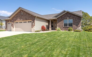 1912 Crimson Oak Dr, Maryville, IL 62062 - photo 2