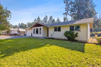 60804 Goldenrain Dr, Bend, OR 97702 - photo 2