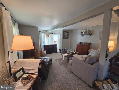 749 Harrison Ave, Berkeley Springs, WV 25411 - photo 2