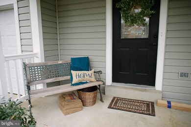 17281 Pickwick Dr, Purcellville, VA 20132 - photo 2