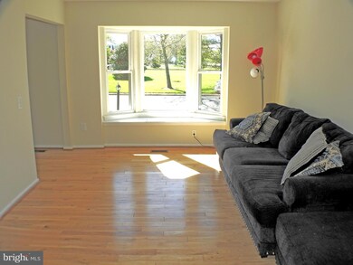 13422 Whaley Ct, Herndon, VA 20171 - photo 2