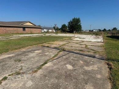 310 W 37th St, Shawnee, OK 74804 - photo 2