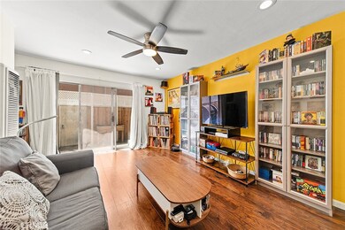 1260 E 4th St unit 6, Long Beach, CA 90802 - photo 7