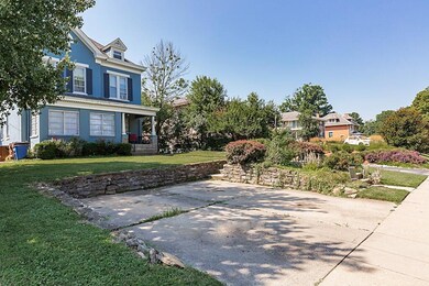 highland224exteriorparkingpad