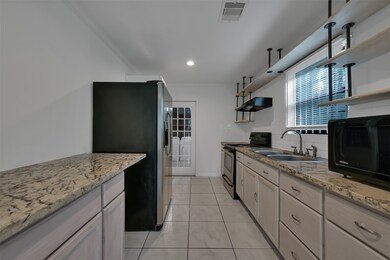 5038 Creekmont Dr, Houston, TX 77091 - photo 6