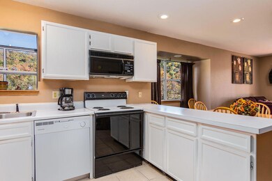 21GoldfinchLaneUnit3BransonWest-5