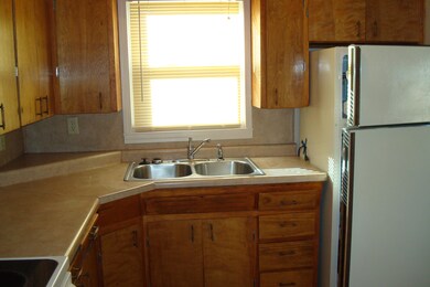 KITCHEN...APPLIANCES REMAIN