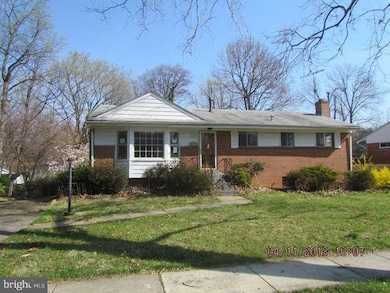 14226 Chadwick Ln, Rockville, MD 20853 - photo 2