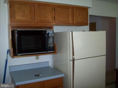 214 Maple Ave, Moorefield, WV 26836 - photo 3