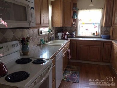 102 S Humbolt St, Canyon City, OR 97820 - photo 3