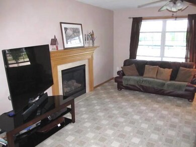 204 4th St, Brooklyn, WI 53521 - photo 3