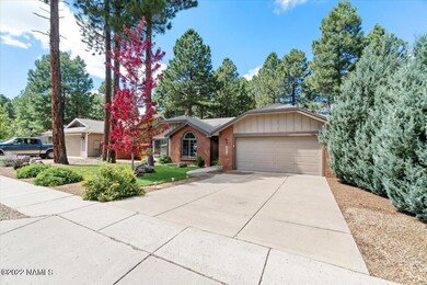 02-Front of Home_Garage