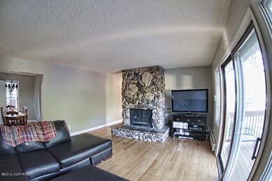 websizednewphotoslivingroomDSC_1129