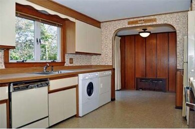 11 Garfield Rd, Milton, MA 02186 - photo 6