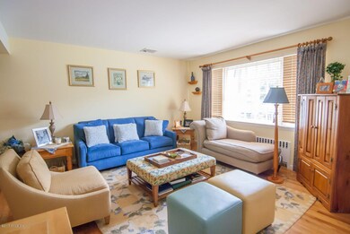 5 Gard Ct, Greenwich, CT 06831 - photo 2