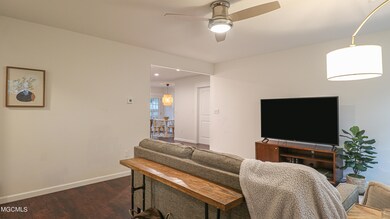1639 Hollywood-110