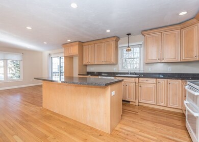 49 Worcester Ln, Waltham, MA 02451 - photo 5