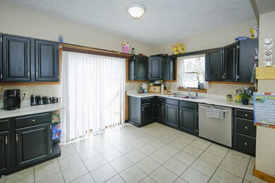 717 Oak-107