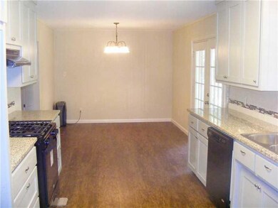 811 Holiman St, Springdale, AR 72762 - photo 5