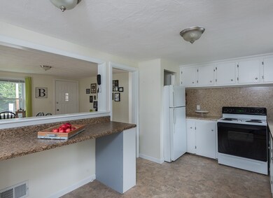 171 Pleasant St, Rockland, MA 02370 - photo 4