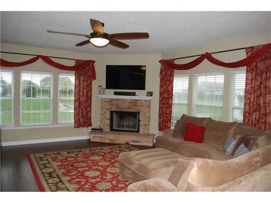 10418 Corning Way, Fishers, IN 46038 - photo 4