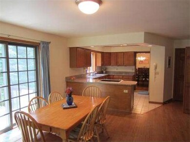 2 Teaberry Ln, Amherst, MA 01002 - photo 6