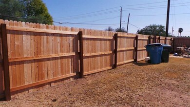 1452 E Sheridan Fence