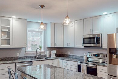 1424 N Russell St, Manchester, NH 03104 - photo 5