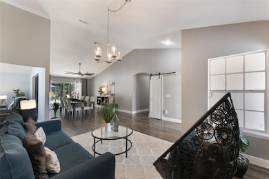 2122 Palm Crest Dr -spacious living and dining room