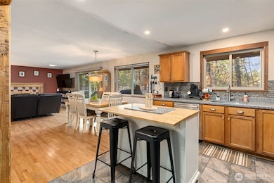 203 NE Alnus Way, Bremerton, WA 98310 - photo 7