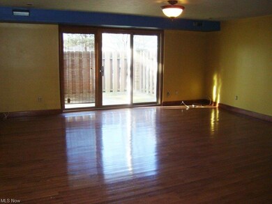 26175 Raintree Blvd unit D10, Olmsted Falls, OH 44138 - photo 3