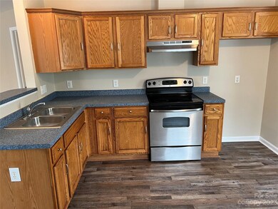 1322 Lerain Ct, Statesville, NC 28677 - photo 6