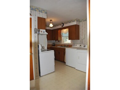 971 Carnegie Ave. Akron, OH 44314 Quaint 3 bedroom