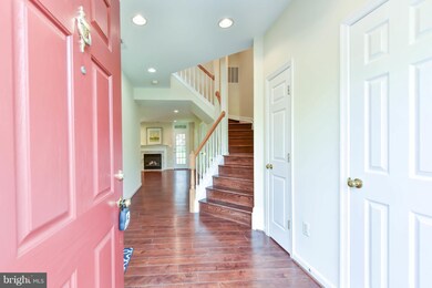 46687 Cavendish Square, Sterling, VA 20165 - photo 3