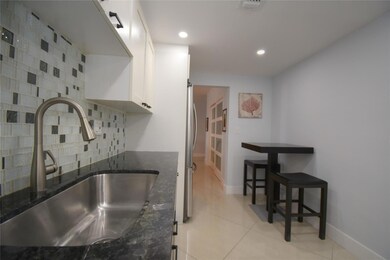 Galt Towers Condominium unit 3J, Fort Lauderdale, FL 33308 - photo 5