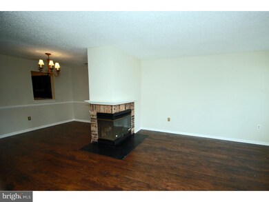 42 Colleen Ct, Kendall Park, NJ 08824 - photo 3