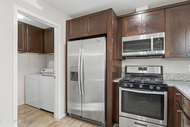 4008 Camelot Heights Dr unit C, El Paso, TX 79912 - photo 5