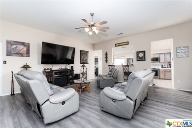 403 Blayton St, Troy, TX 76579 - photo 2