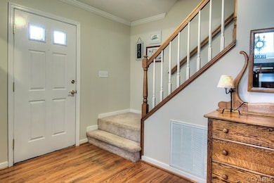 Hardwood floor in Foyer!