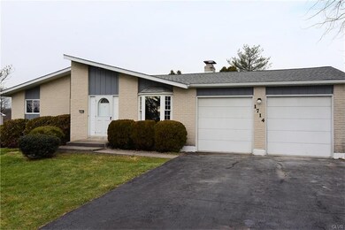 1714 Elmhurst Dr, Whitehall, PA 18052 - photo 4
