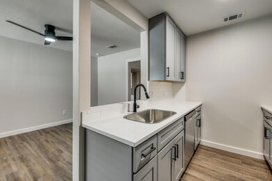 5909 Gaston Ave unit 204, Dallas, TX 75214 - photo 6