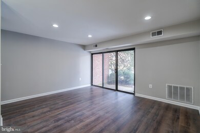 10720 West Dr unit 103, Fairfax, VA 22030 - photo 5