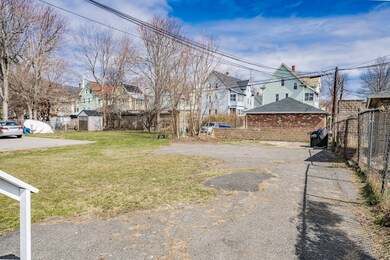 13 Cass St, Springfield, MA 01104 - photo 3